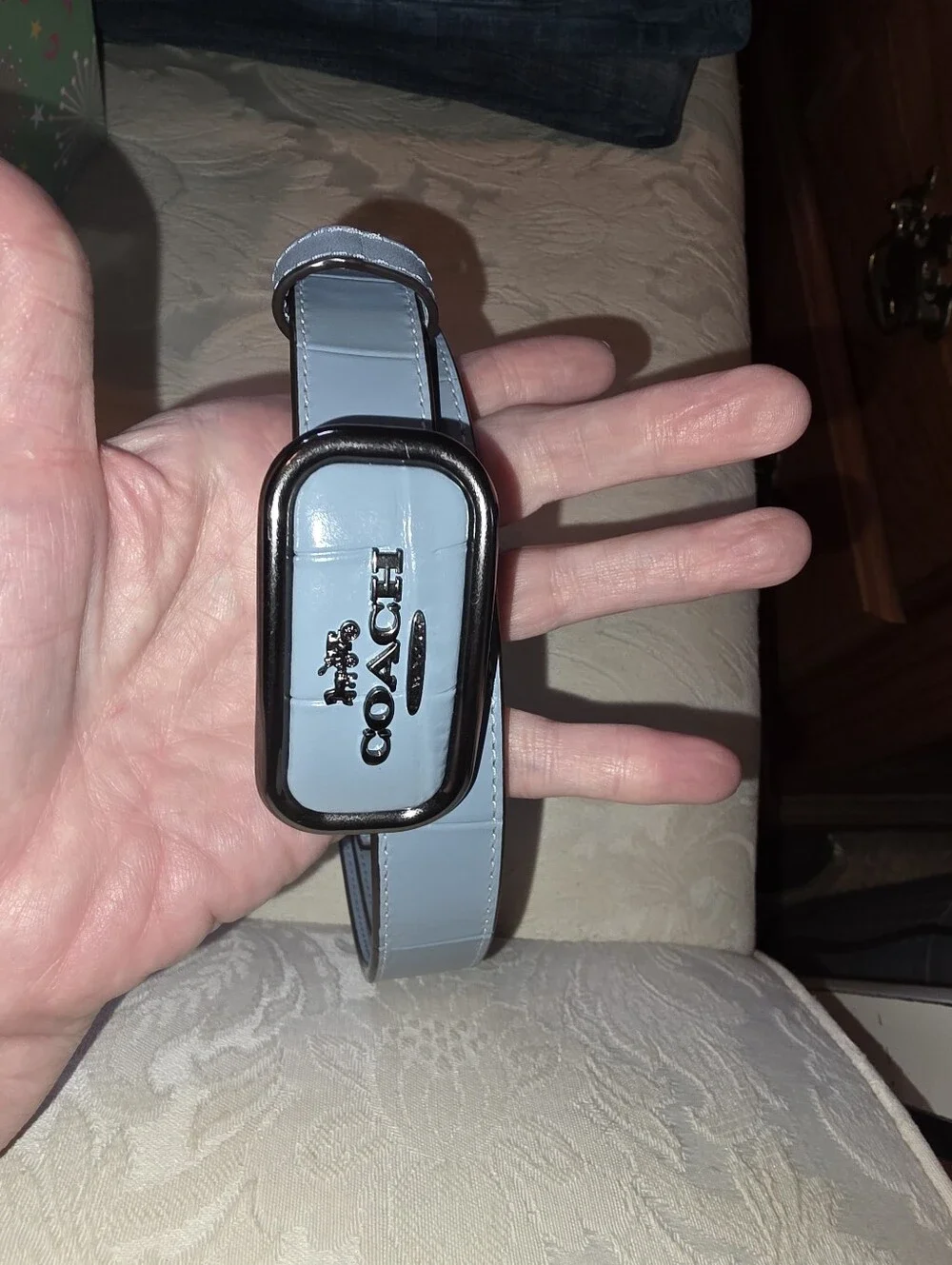 COACH LIGHT BLUE LEATHER CROCO STYLE BELT! SIZE 42! WORN ONCE!